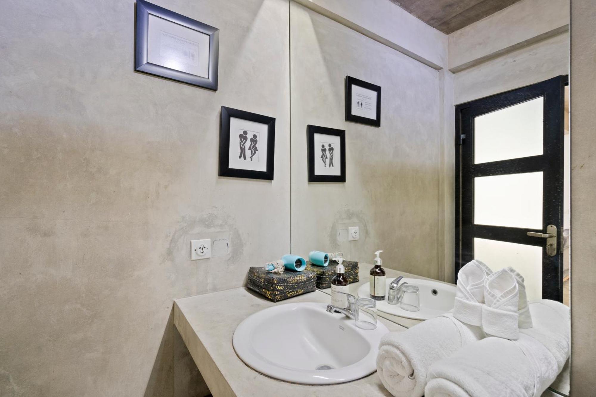 Apartment Modern With Shared Pool - By The Seminyak (Bali)