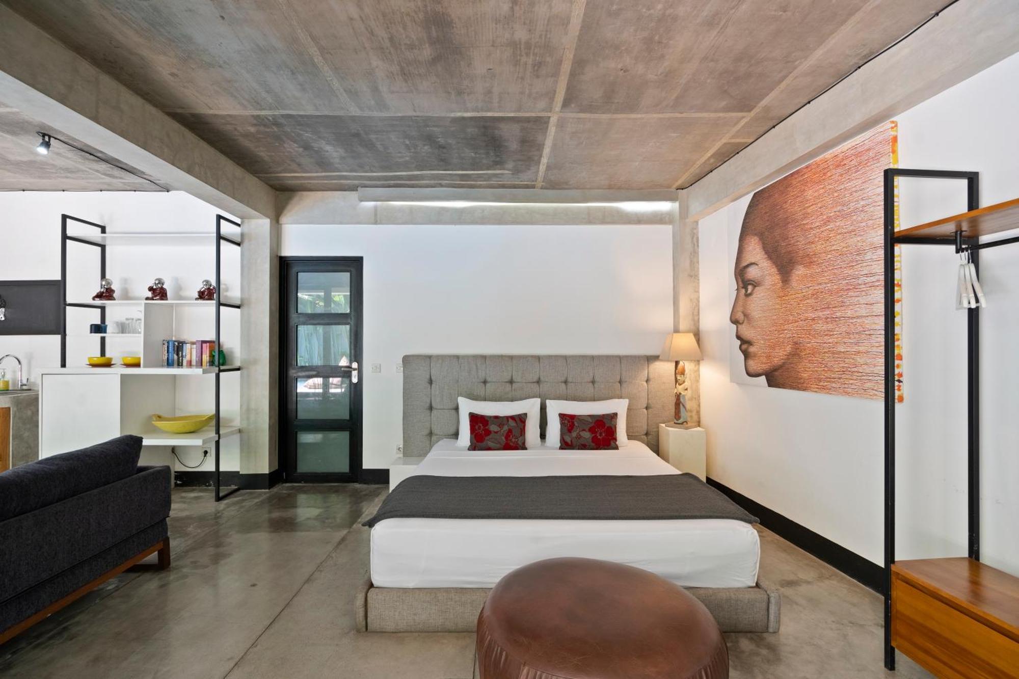 Modern With Shared Pool - By The Apartment Seminyak (Bali)