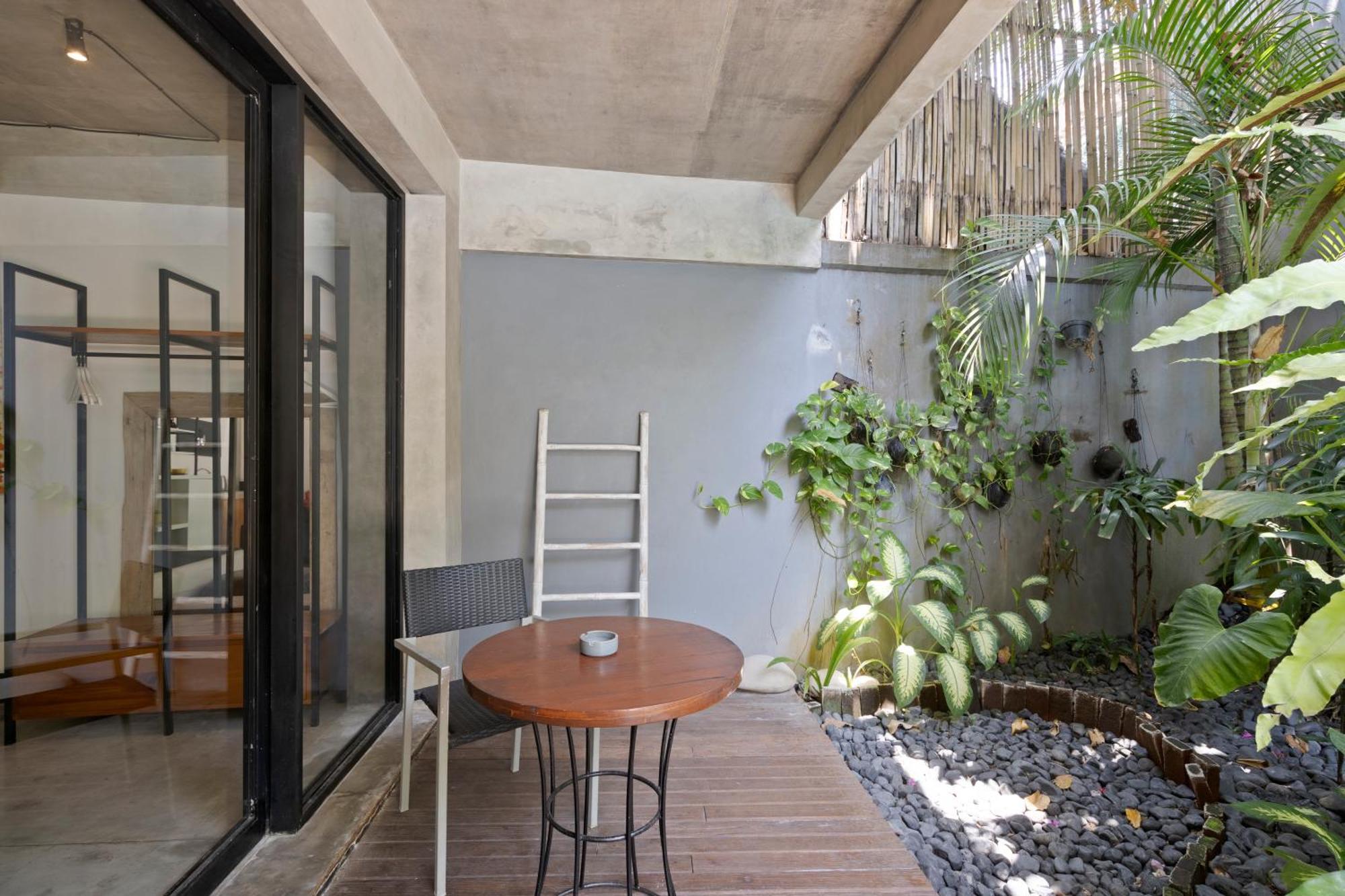 Apartment Modern With Shared Pool - By The *